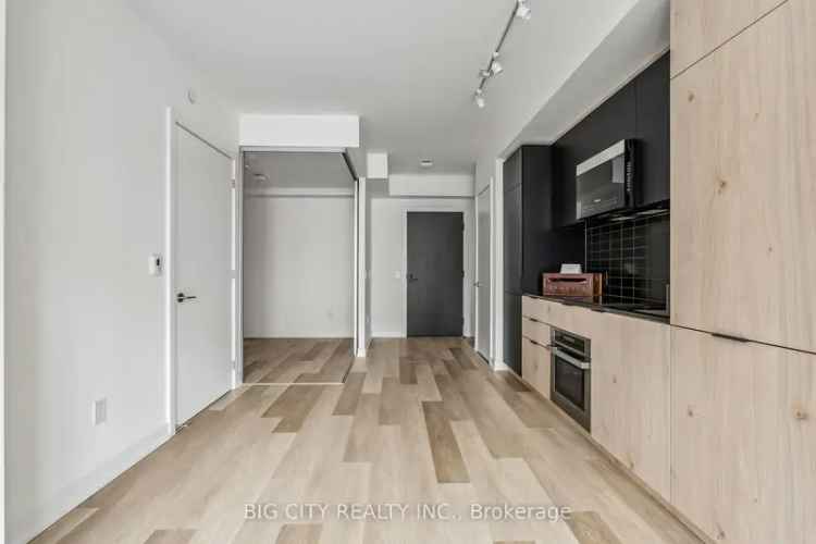 Modern 2-Bedroom Apartment in Corktown