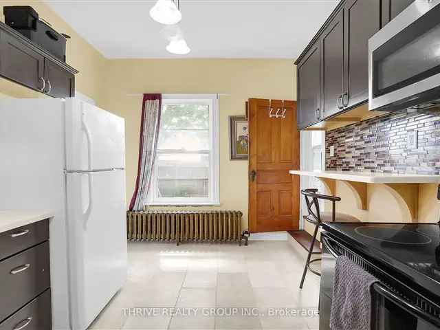 Charming 2+1 Bedroom Home in Talbotville Near 401