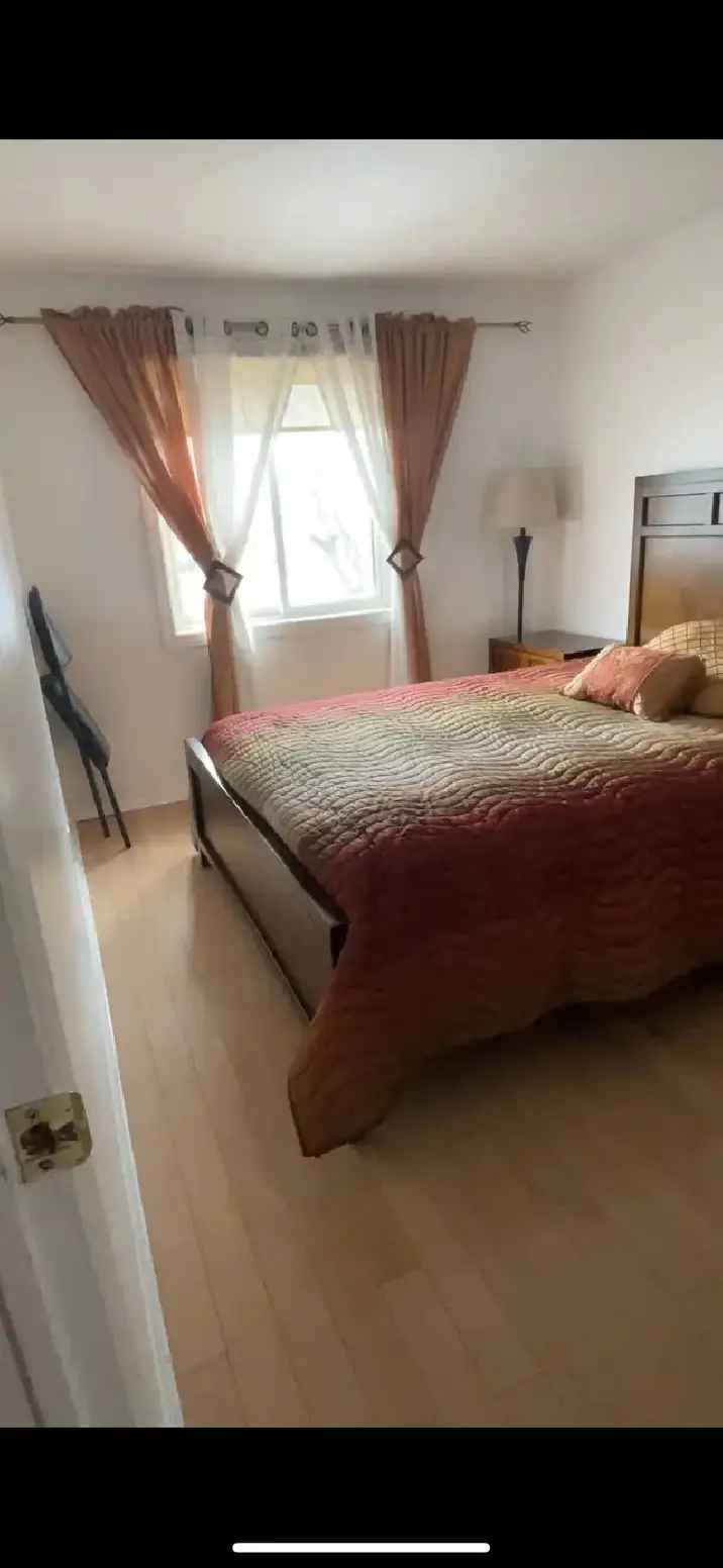 Chambre à louer - Femmes  / Room for Rent - Women ASAP