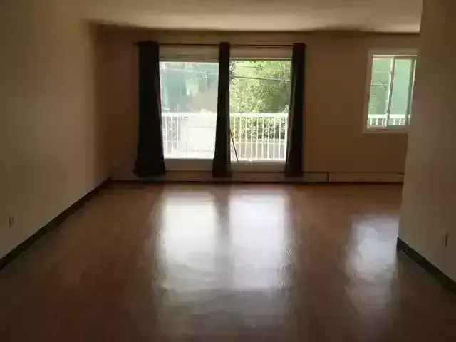 Rent Spacious Apartment in Edmonton Near Hospital and University