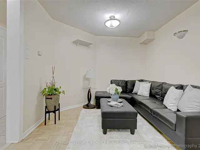 House For Sale in Mississauga, Ontario