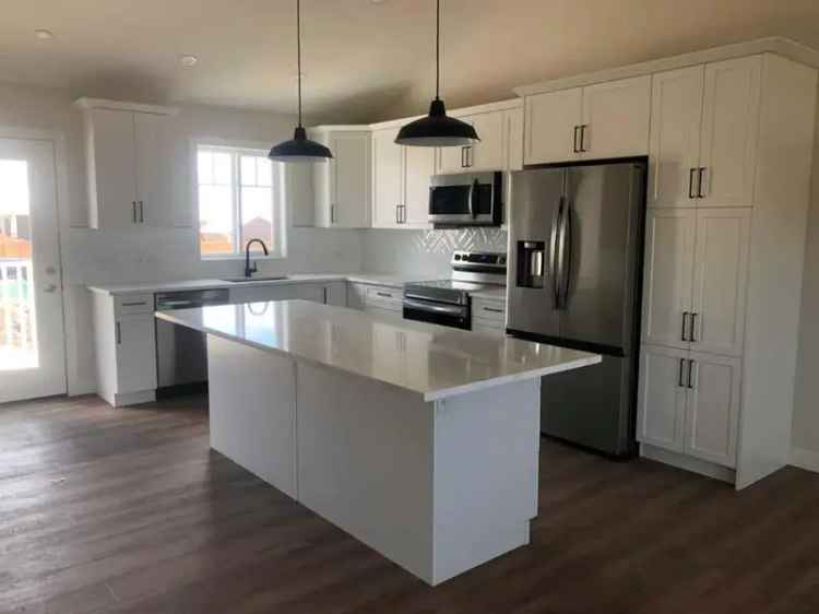New Bungalow with Double Garage and Luxury Features