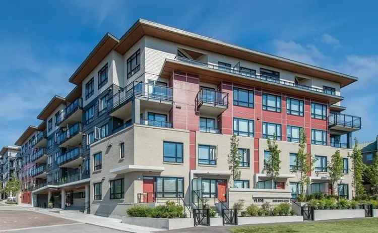 Condo For Sale in Surrey, British Columbia