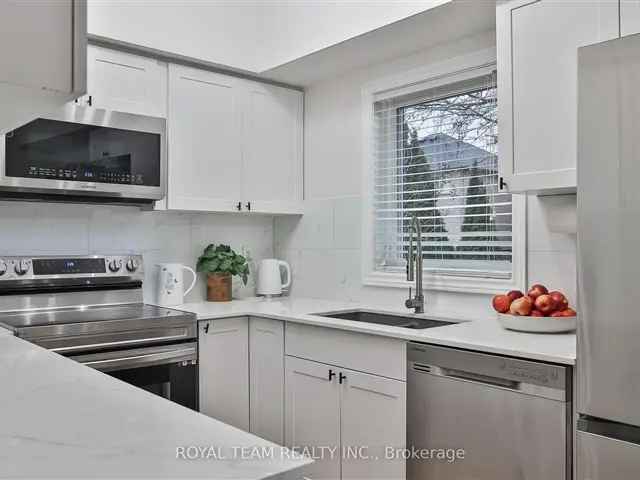 Renovated Maple Townhouse Near Top Schools Spacious Family Home