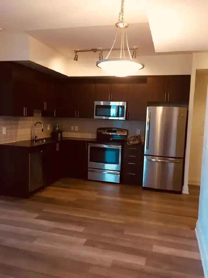 Rent condominium in immaculate condition with 2 beds and 2 baths