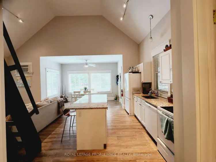 House For Sale in Ontario