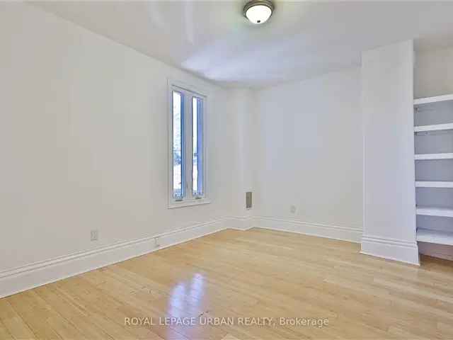 Cabbagetown Victorian Duplex  High End Finishes Quartz Counters Spa Baths