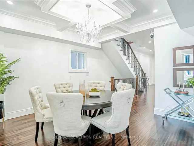 Luxury Downtown Toronto Mansion - 4 Beds, 4 Baths, In-Law Suite