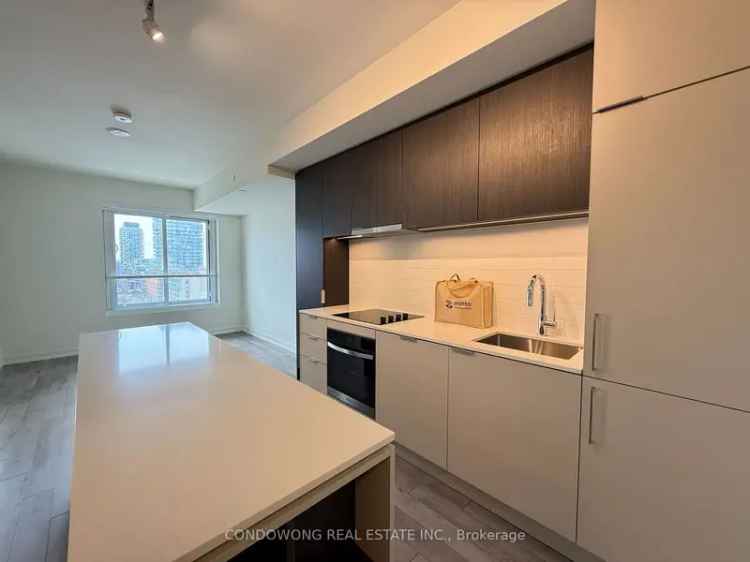 Rent Modern Suite in St. Lawrence Market District with Den