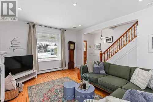 4-Bedroom Century Home in Collingwood