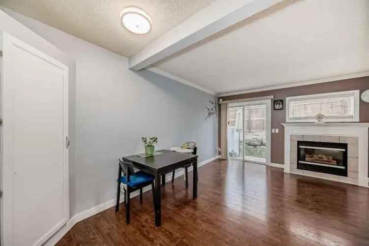 Townhouse For Rent in Calgary, Alberta