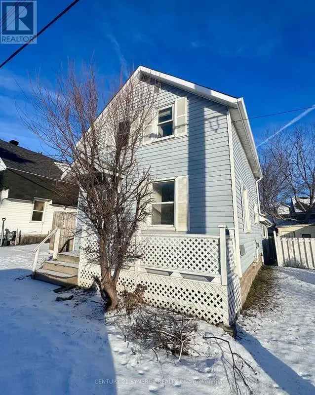 Smiths Falls 3-Bedroom House - Great Potential