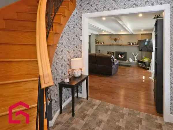 Two Storey House For Sale 6 Bedrooms Large Lot Montérégie