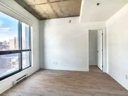 1 room apartment of 84 m² in Montreal