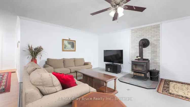 Fully Furnished 20-Acre Home on Bruce Peninsula