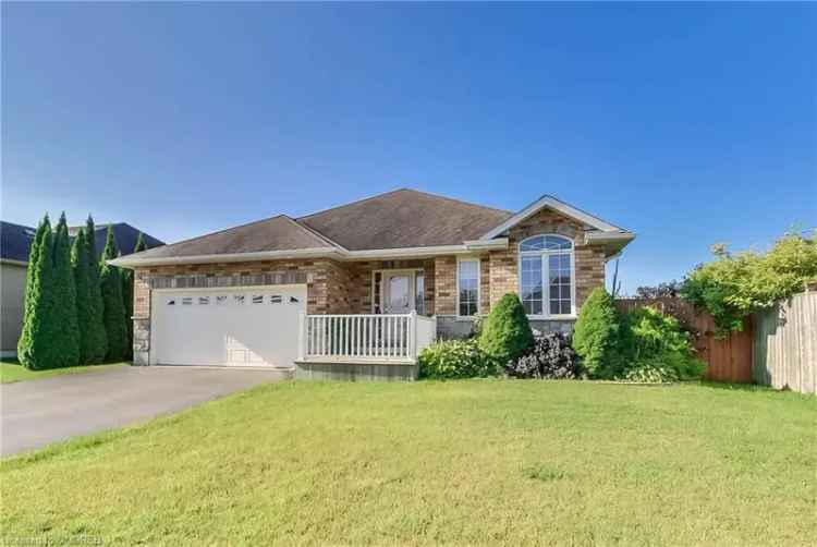 House For Sale in Waterford, Ontario