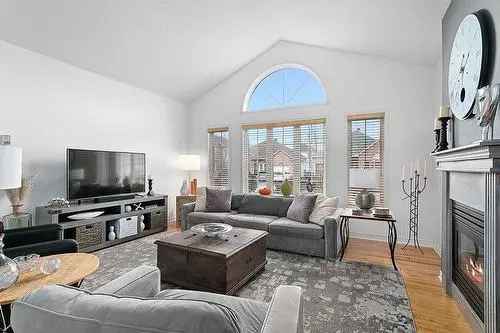 3 Bedroom Bungalow with Mezzanine in Gatineau Aylmer
