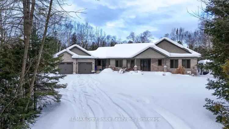 6-Bedroom Family Home near Sauble Beach