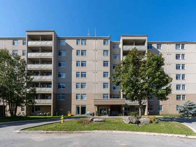 Rent Bright Open Concept Apartments in Lindsay with Balconies and Patios