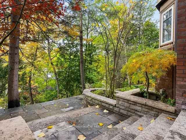 Treetop Sanctuary in Rosedale: 110x129 Ravine Lot