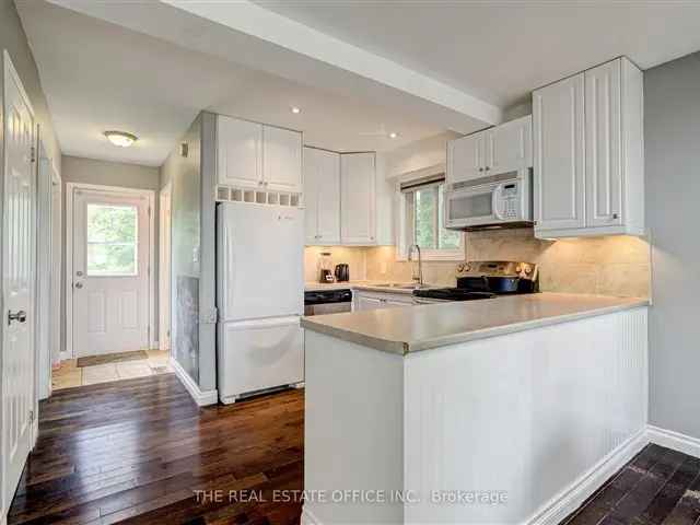 Gravenhurst Muskoka Family Home 3 Bed 2 Bath Lake Views