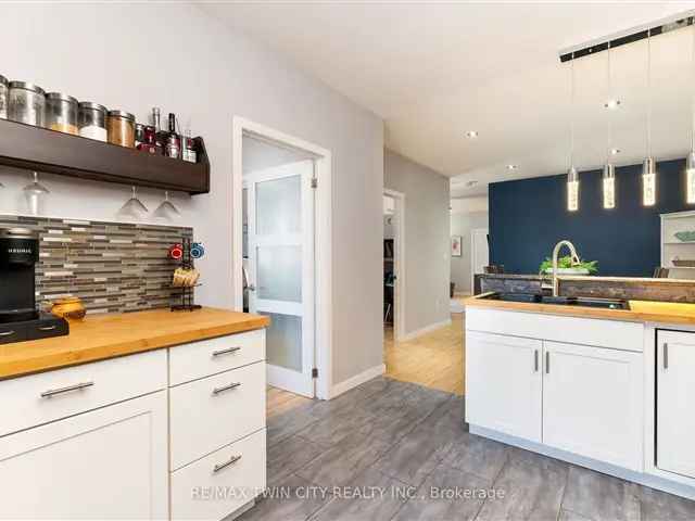 House For Sale in Hamilton, Ontario