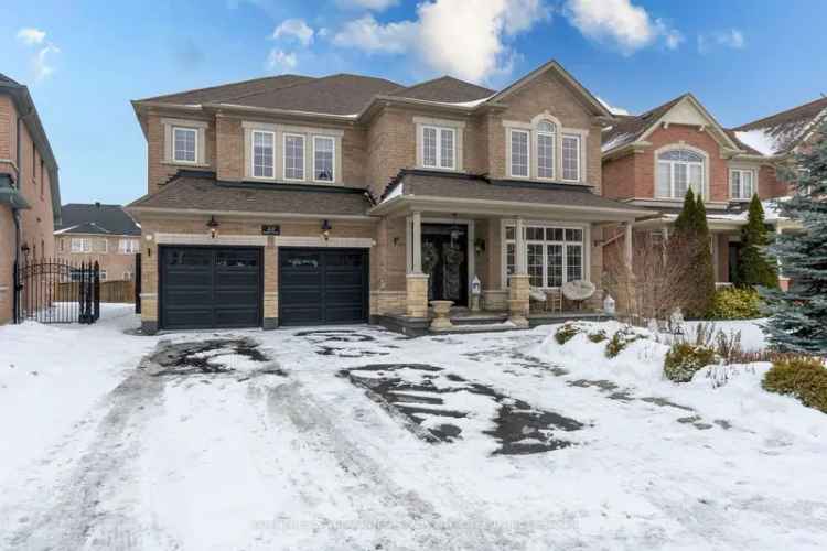 Luxury Detached Home Family Oasis Private Lot Gourmet Kitchen Finished Basement