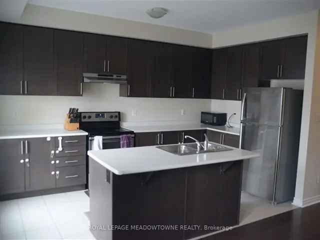 1850 Sq Ft Townhouse Near 401 Schools and Sports