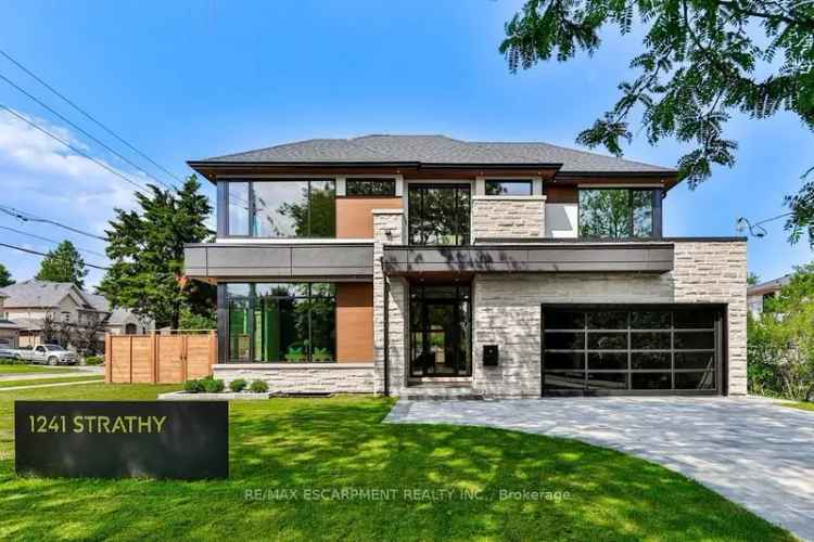 Luxury 3900 Sqft Modern Home 4 Beds 5 Baths