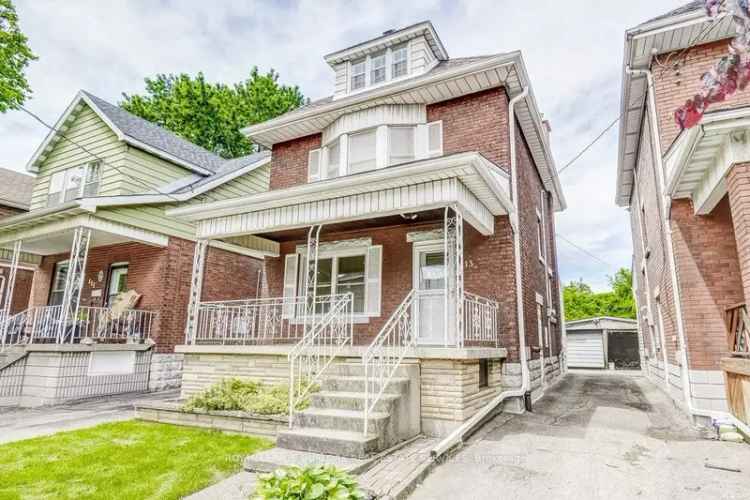 House For Sale in Hamilton, Ontario