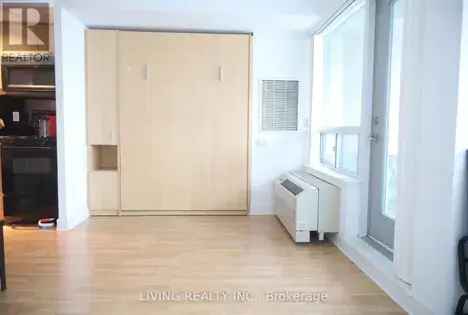 1 room apartment of 374 m² in Toronto