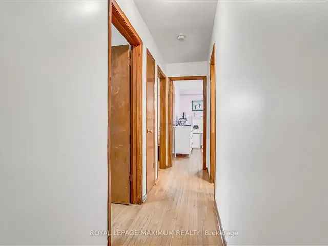 House For Sale in 542, Woodbridge Avenue, Vaughan, Ontario