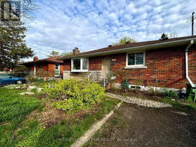 Carlington Bungalow 3 Bed 2 Bath Updated Campeau Built Home