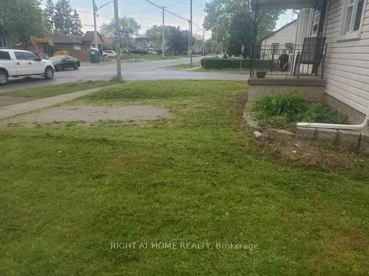 House For Sale in Niagara Falls, Ontario