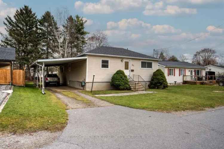 House For Sale in Gananoque, Ontario