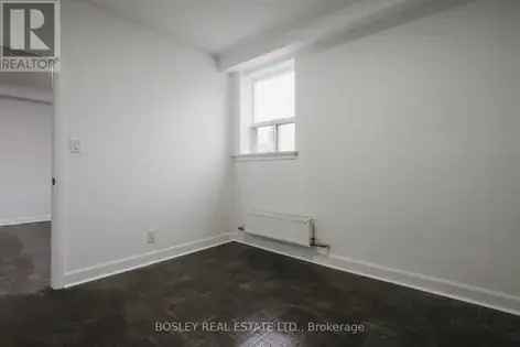3 Bedroom 119m² Toronto Apartment - Brand New Renovation