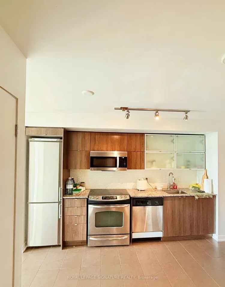 1+1 Bedroom Condo in City Center - West View Balcony