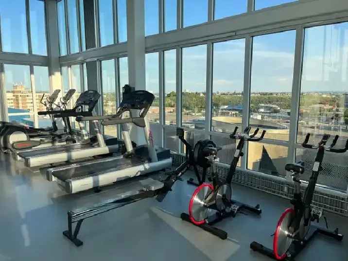 Good Tenant Wanted. 1bd Condo! Gym, Rooftop Patio!