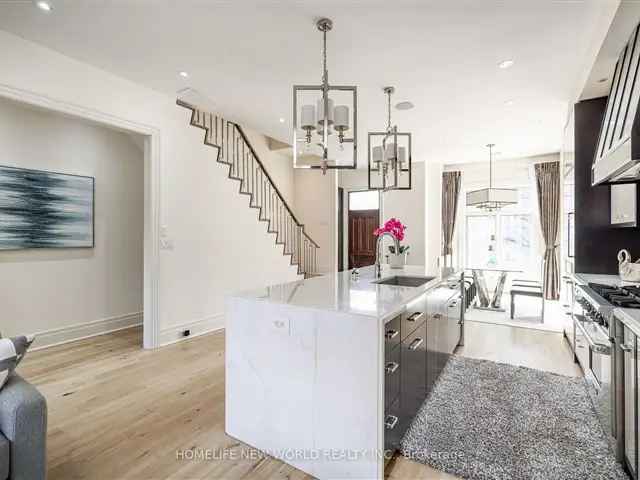 Luxury Freehold Townhouse in Old Forest Hill 2140 Sqft