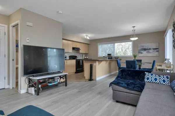 3 Bedroom Townhouse in Sherwood Park - Pets Allowed