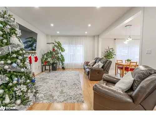 House For Sale In Barrie, Ontario