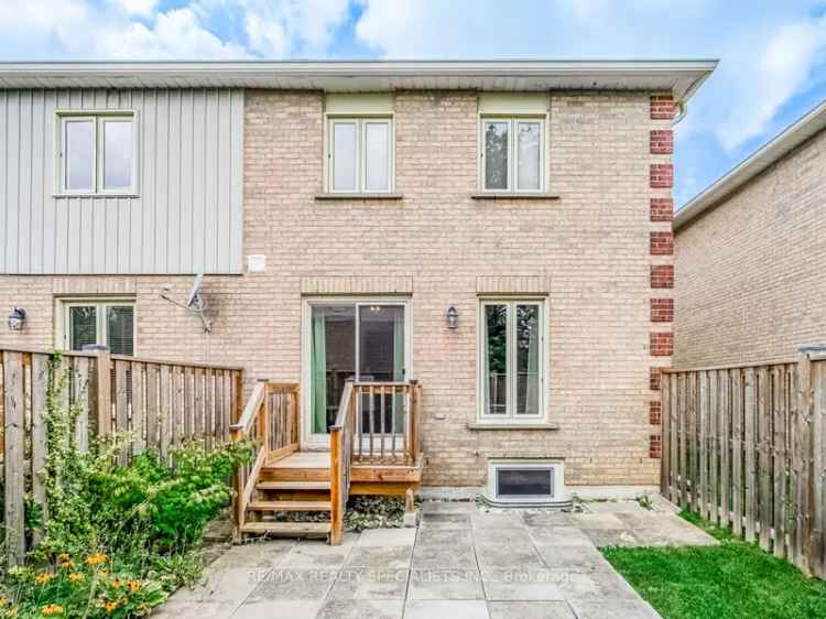 Guelph Townhouse  Renovated 3 4 Bedroom Near University