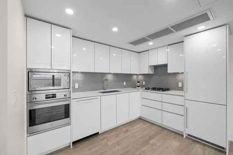 Surrey Ascent Condo 1 Bed + Den  Luxury Amenities