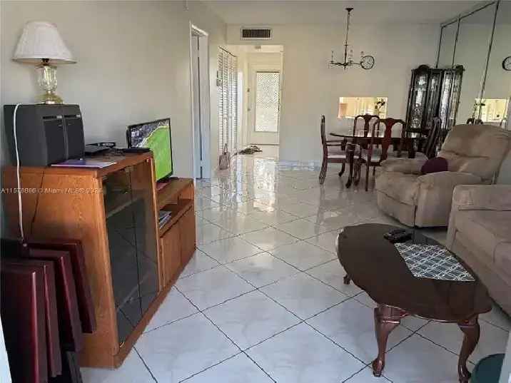 CONDO MEUBLÉ 3 1/2 À LOUER EN FLORIDE/ CONDO FOR RENT IN FLORIDA