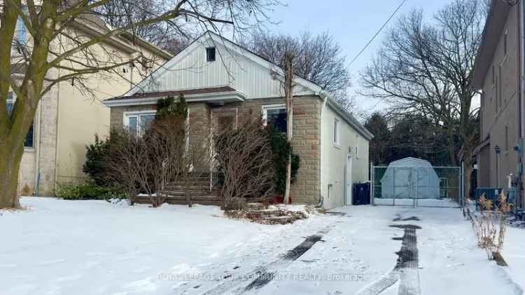 3 1 Bedroom 1 1 Bathroom Raised Bungalow in Willowdale West