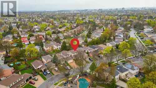 Family Sized Detached Home in Mississauga