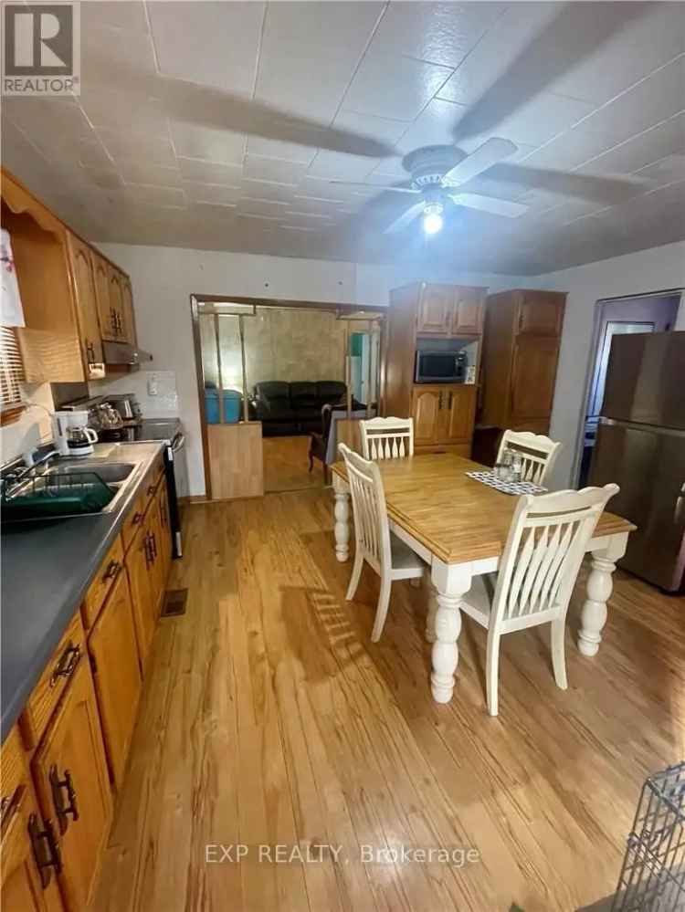 House For Sale in Ontario