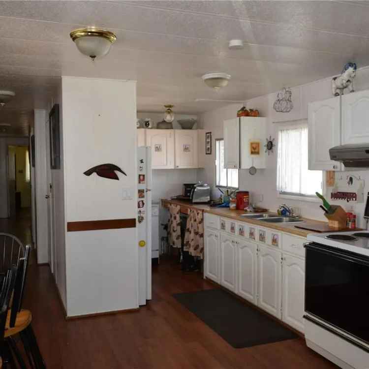 Spacious 2-Bedroom Mobile Home for Sale