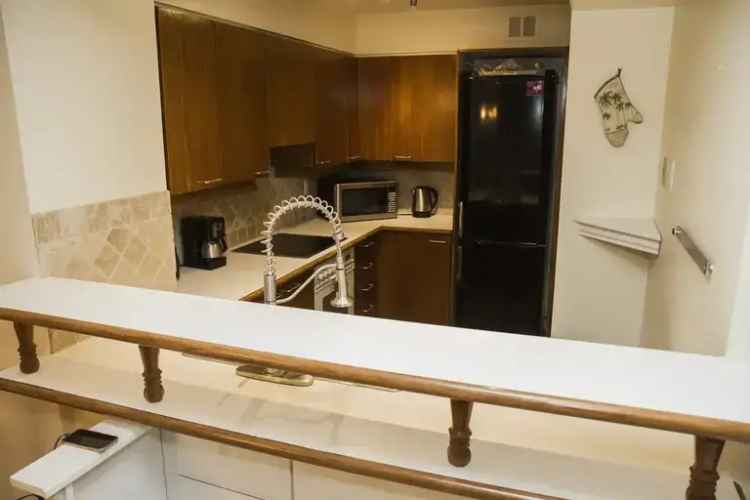 Furnished 1-Bed Apartment near Square One Mississauga