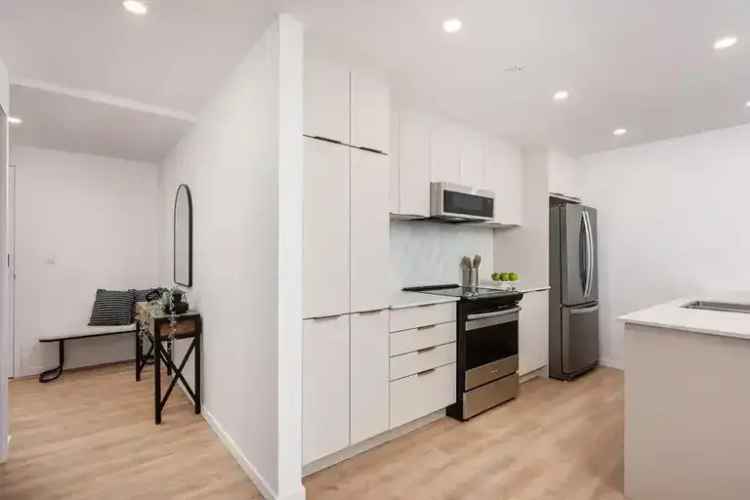 Rent Condo in Montreal with Modern Amenities and Utilities Included